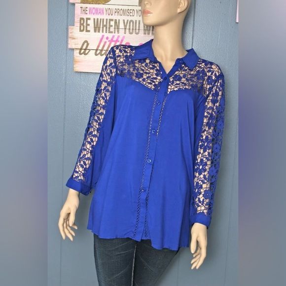 Lace Confessions Sleeveless Top - Picture 1 of 2